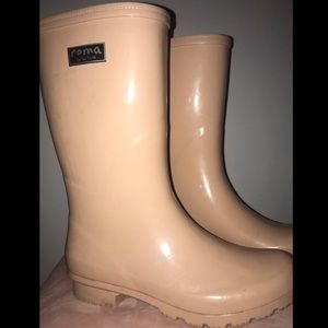 LIKE NEW Women’s EMMA Mid Calf Rain Boots